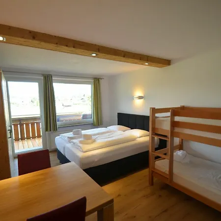 Deluxe 12 Apartment